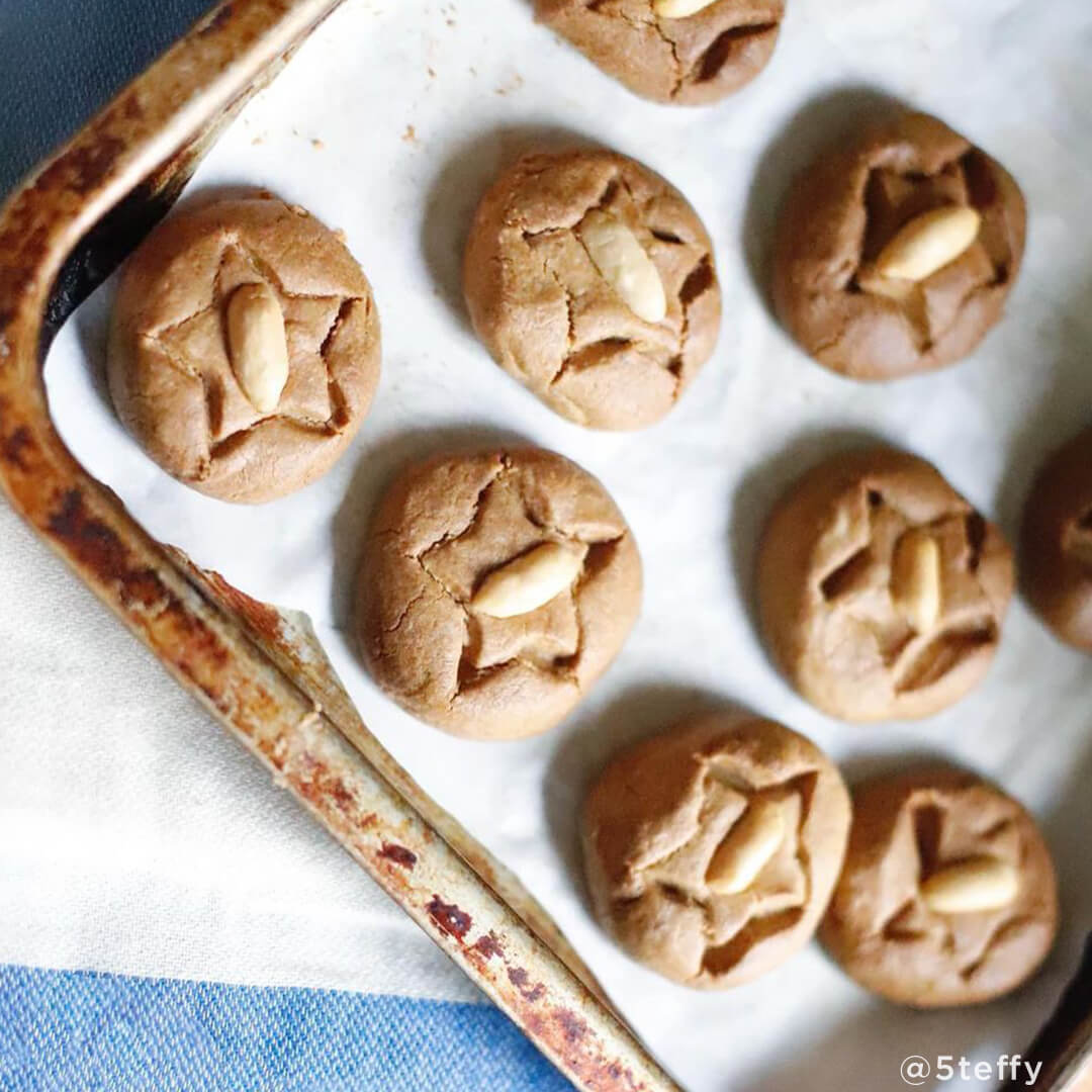 Melt-in-your-Mouth Peanut Cookies